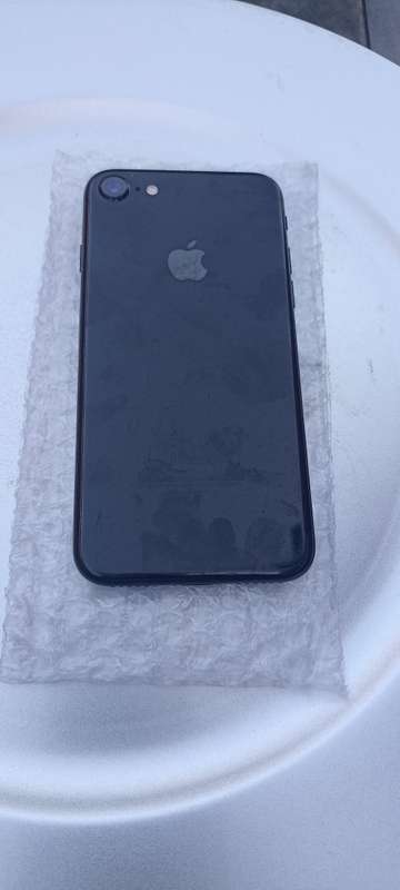 iPhone 7 - Jet Black - 128GB - Very Condition